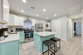 Cozy Modernized Home - Minutes to Downtown-AUS